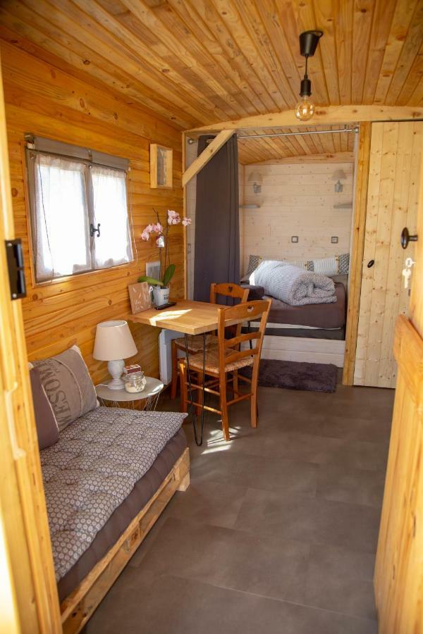 La Maison Du Bonheur Roulotte Guest House Saint-Ouen-sous-Bailly Exterior foto